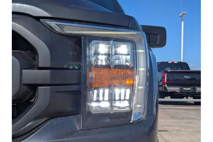 $38500 : Ford F-150 2023 4x4 XLT 4dr image 9