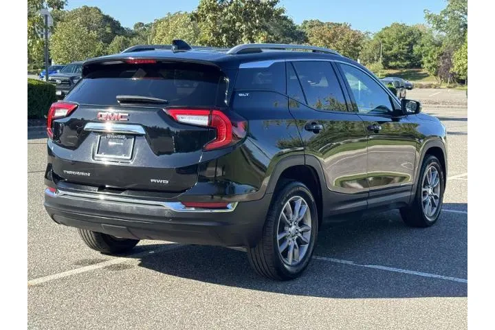 $24500 : GMC Terrain 2023 AWD SLT 4dr image 5