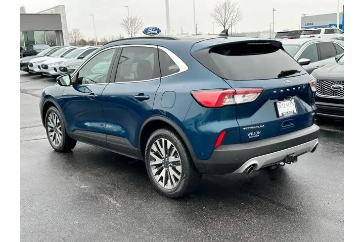 $17900 : Ford Escape 2020 AWD Titaniu image 2