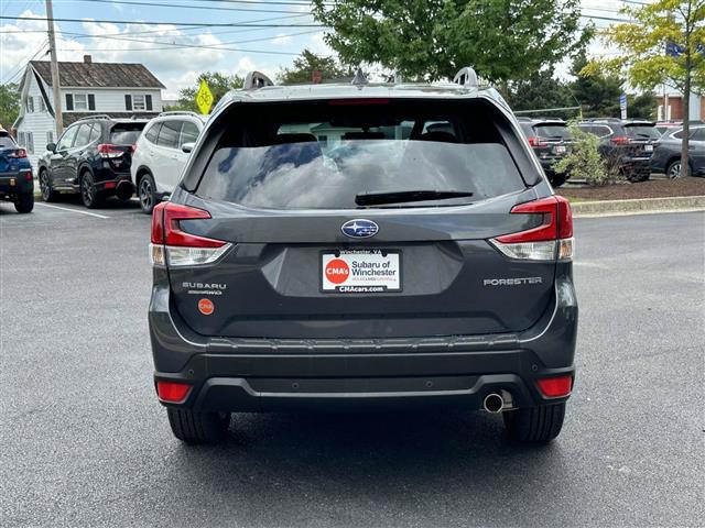 $31811 : PRE-OWNED 2023 SUBARU FORESTE image 3