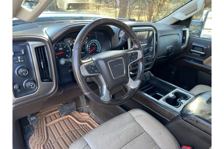 $34995 : 2019 GMC Sierra 3500HD Denali image 10