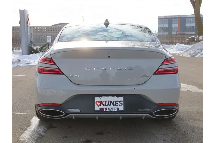 $29477 : Genesis G70 2025 2.5T Standa image 8
