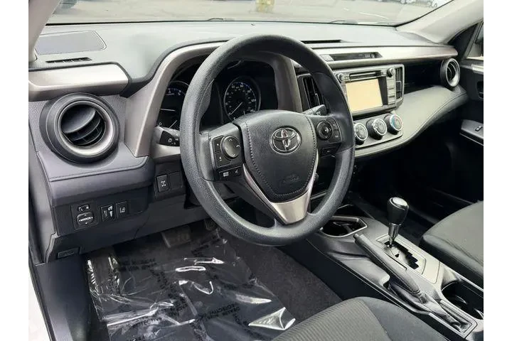 $16800 : Toyota RAV4 2017 AWD LE 4dr image 5