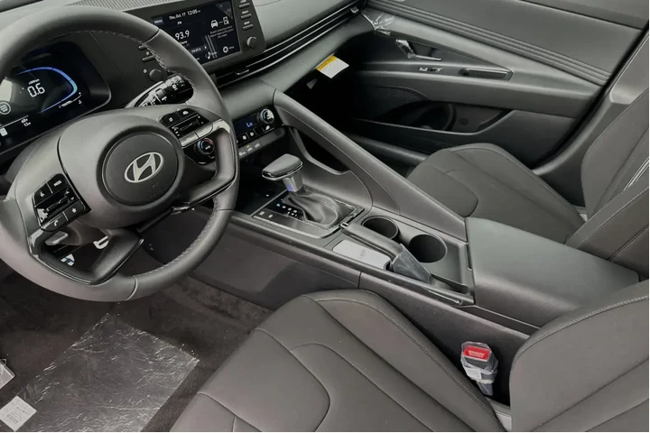 $23000 : Hyundai ELANTRA 2025 SEL Spo image 10