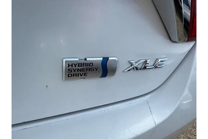 $9995 : 2015 Camry Hybrid XLE image 9