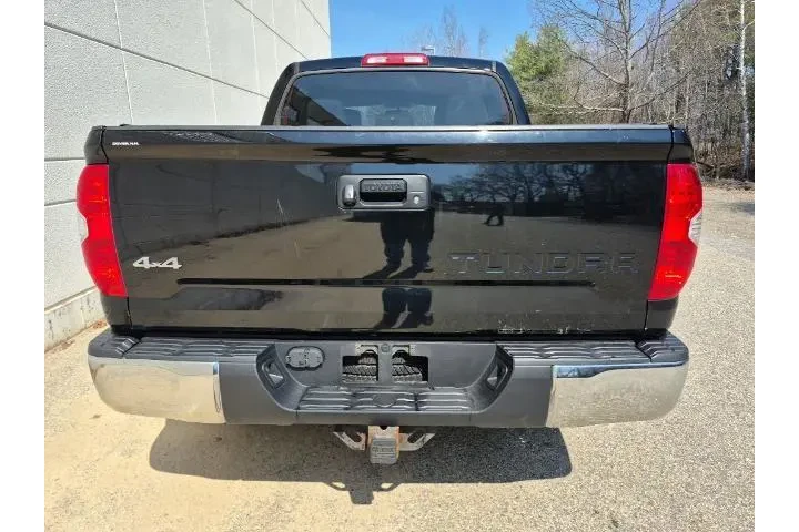 $32659 : Toyota Tundra 2017 4x4 SR5 4 image 8