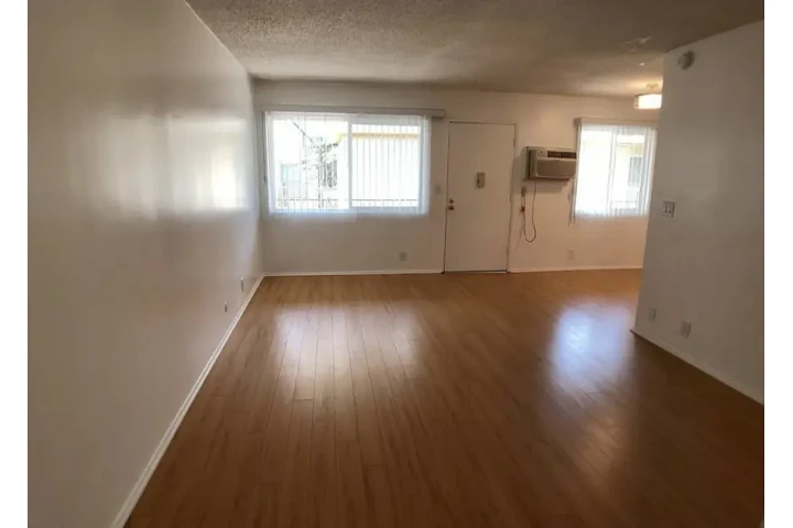 $950 : Apto de 1 habitación en renta! image 3