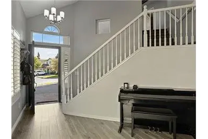 $2900 : Rental property with 3 bedro image 5