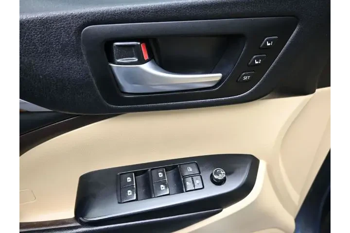 $28495 : Toyota Highlander 2019 Limit image 6