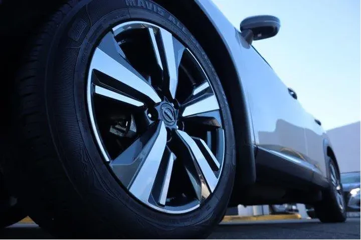 $29009 : Nissan Rogue 2023 AWD Platin image 10