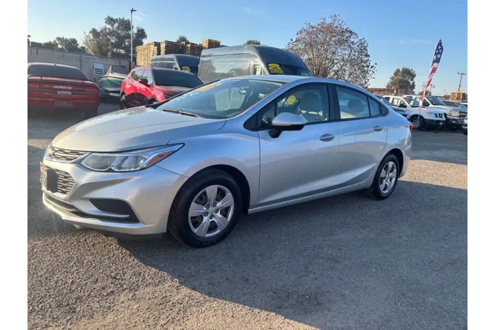 $9999 : 2017 Cruze LS Auto image 4