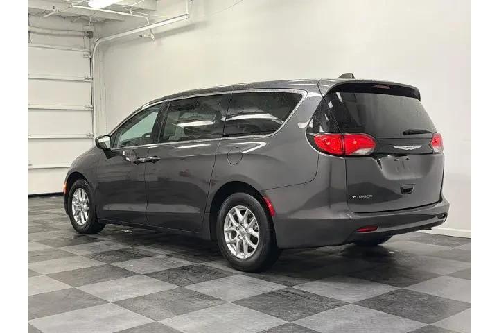 $22500 : Chrysler Voyager 2022 LX 4dr image 6