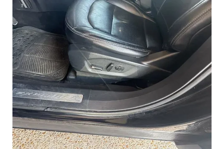 $12647 : Ford Explorer 2018 Limited 4 image 7