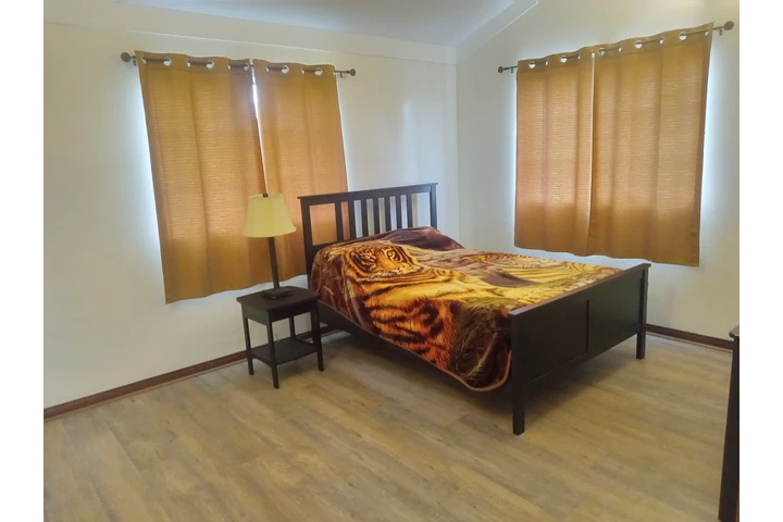 $1100 : Se renta recamara image 1