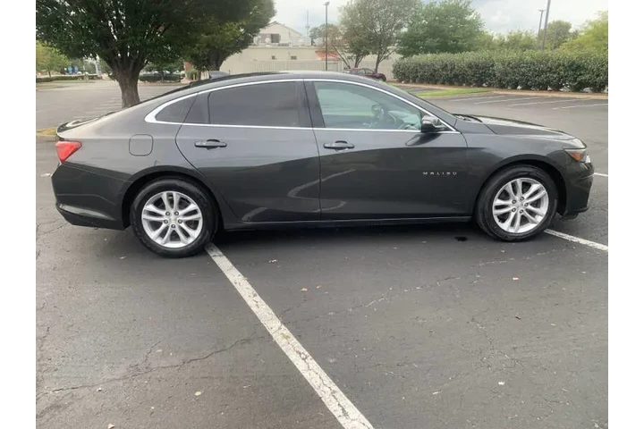 $11995 : 2017 Malibu LT image 7