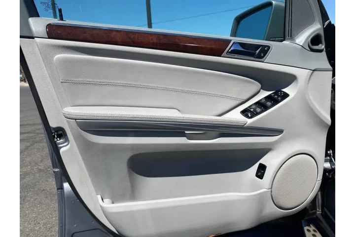$11995 : 2012 Mercedes-Benz GL-Class G image 10