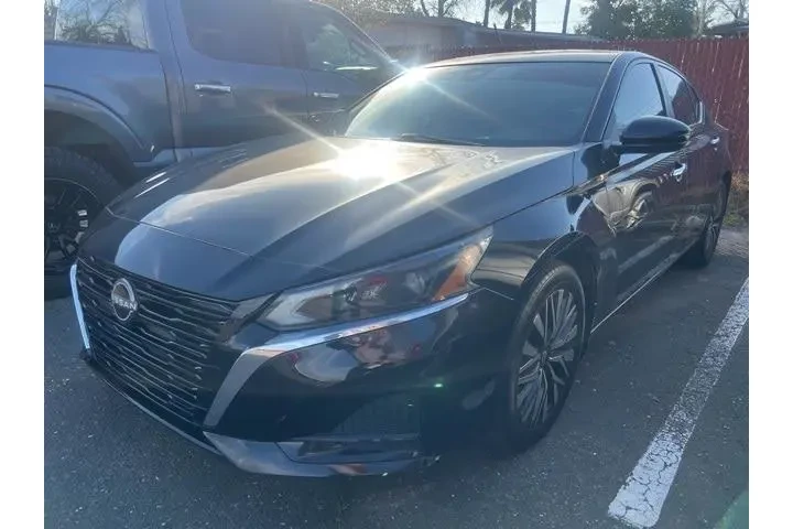 $18988 : Nissan Altima 2023 2.5 SV 4d image 1
