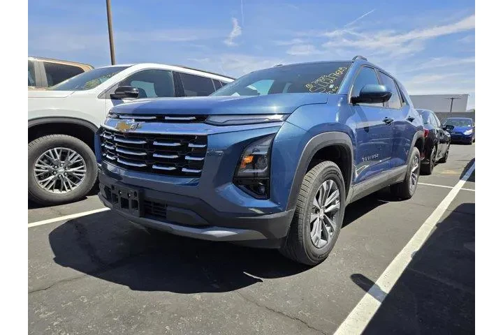 $29098 : Chevrolet Equinox 2025 LT 4d image 2