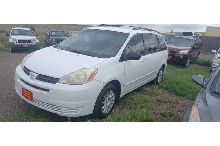 $3995 : 2005 Sienna LE 7 Passenger image 4