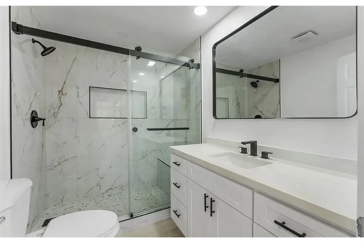 $1250 : Cute home rent. Feliz Navidad image 7