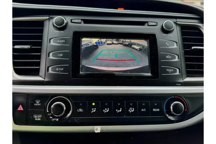 2018 TOYOTA HIGHLANDER2018 TO image 8