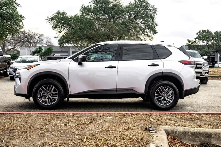 $25999 : Nissan Rogue 2025 S 4dr Cros image 8