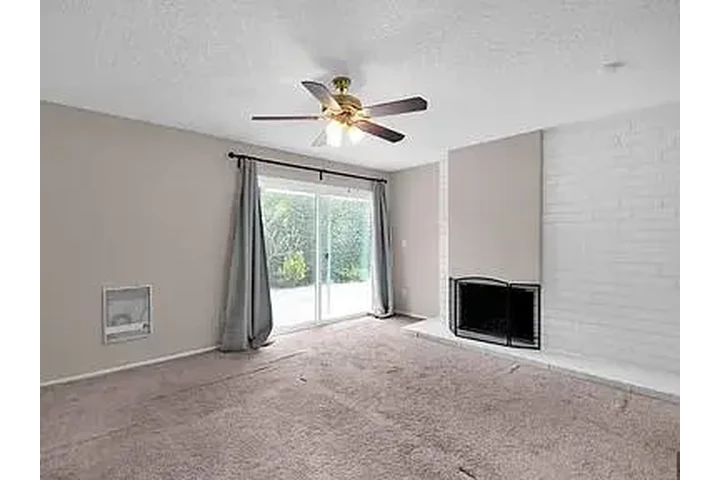 $1765 : 2br condominium for rent image 1