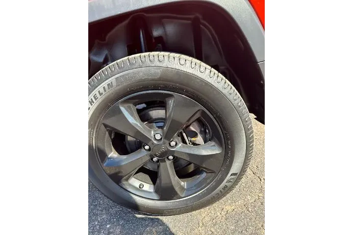 $26988 : Jeep Cherokee 2021 4x4 Latit image 7