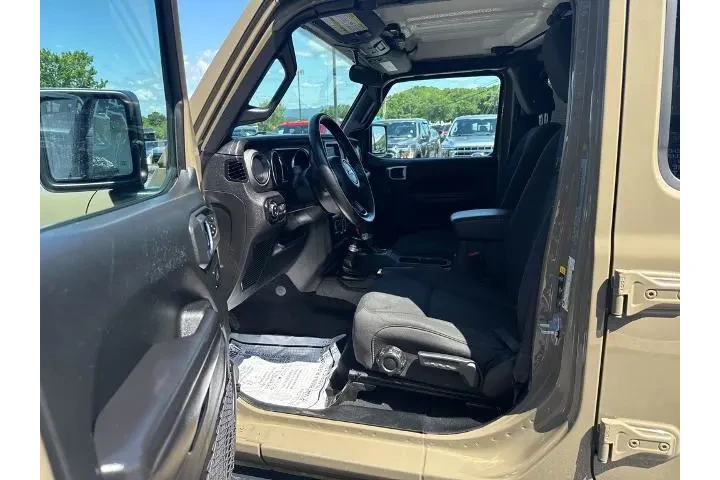 $28999 : Jeep Gladiator 2020 4x4 Spor image 9