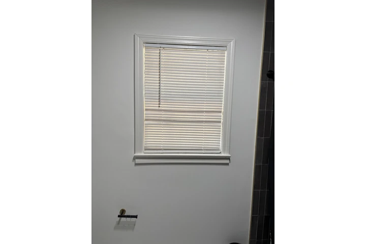 $900 : SE RENTA CUARTO EN UNA CASA image 5