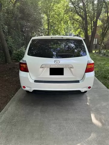 $7500 : 2010 Toyota Highlander V6 image 2