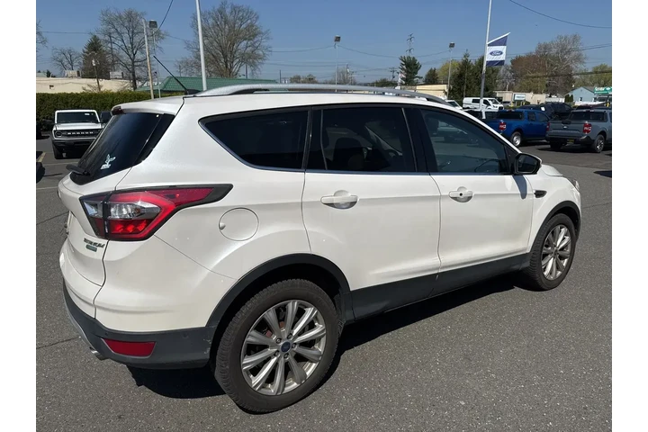 $14995 : Ford Escape 2017 Titanium 4d image 3