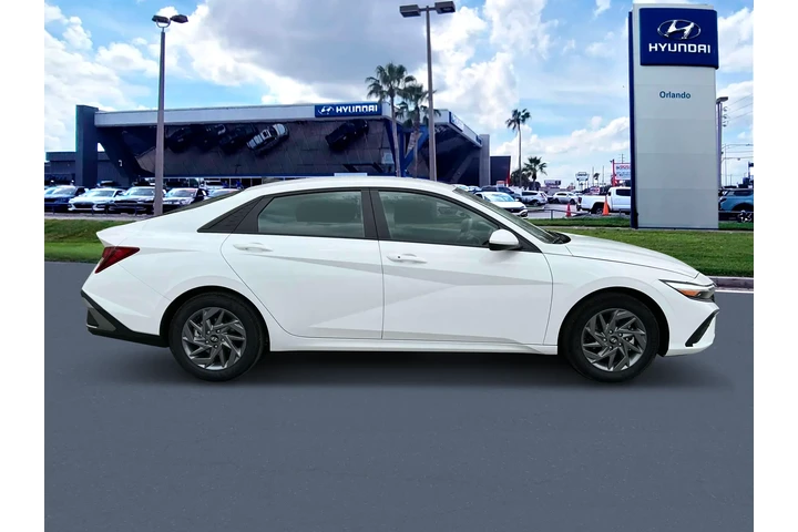 $19264 : Hyundai ELANTRA 2024 SEL 4dr image 9