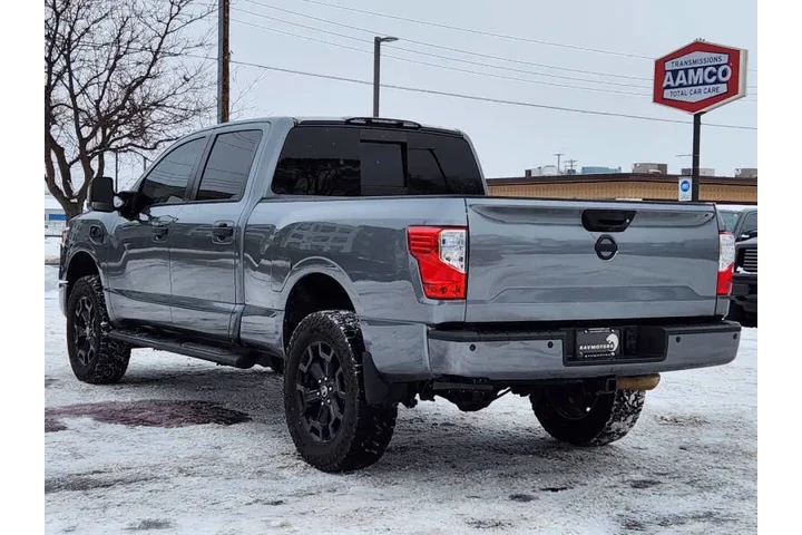 $21974 : 2018 Titan XD SL image 9