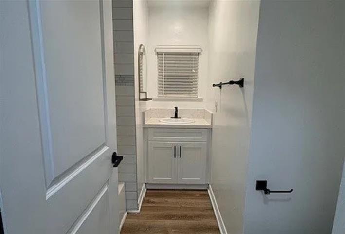 $1599 : This charming newly renovated image 1