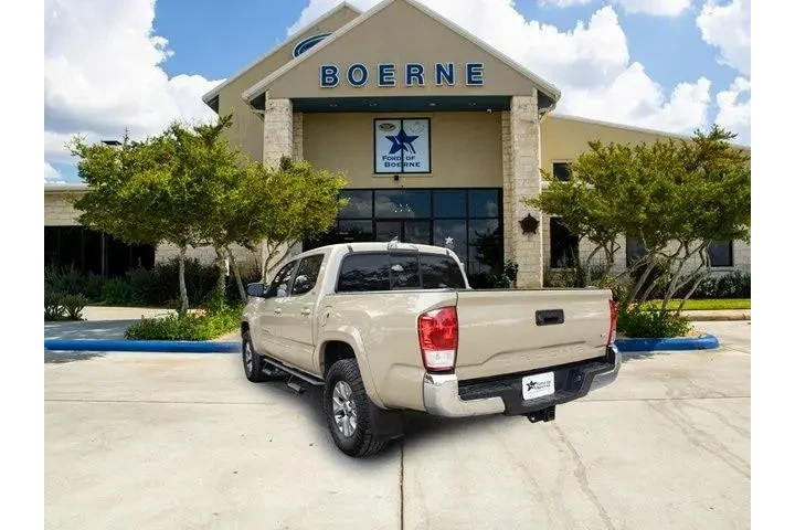 $21947 : Toyota Tacoma 2017 4x2 TRD O image 3