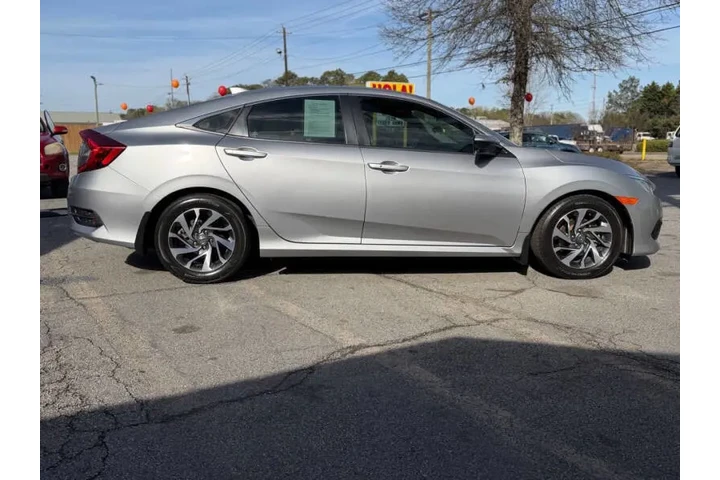 $16900 : 2018 Civic EX image 8