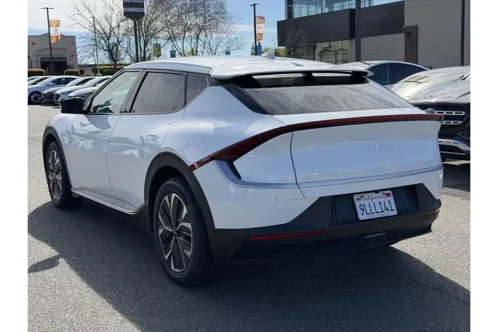 $24492 : Kia EV6 2024 Light 4dr Cross image 7