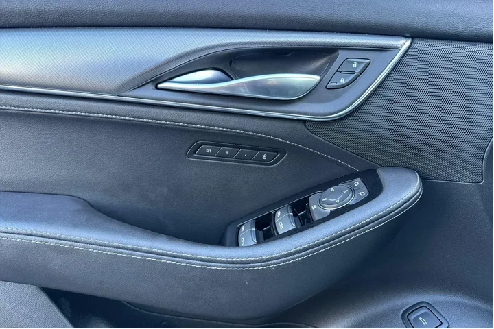 $32000 : Cadillac CT5 2023 Premium Lu image 9