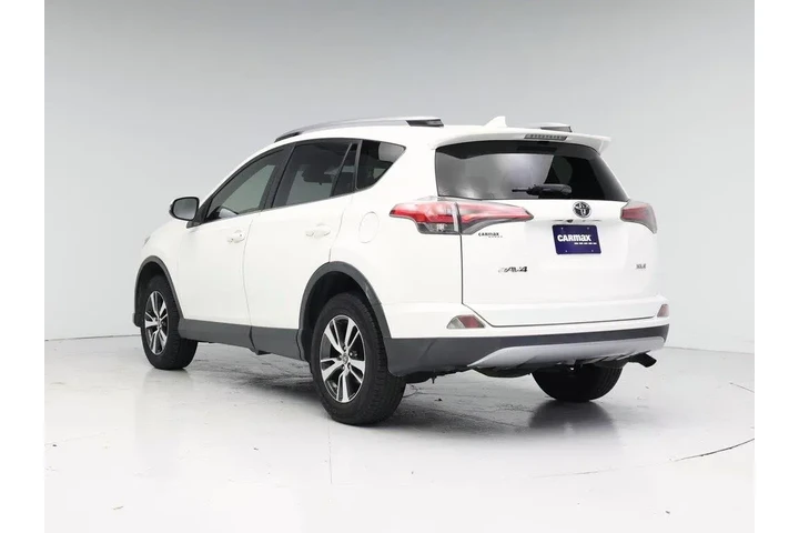 $20998 : Toyota RAV4 2018 XLE 4dr SUV image 2