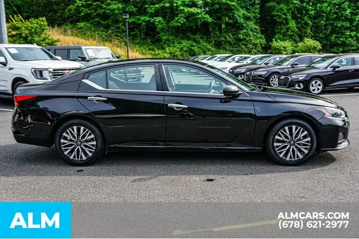 $17120 : Nissan Altima 2023 2.5 SV 4d image 9