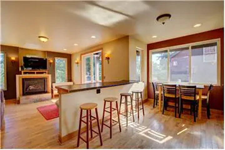 $1150 : Rental property with 1 bedro image 10