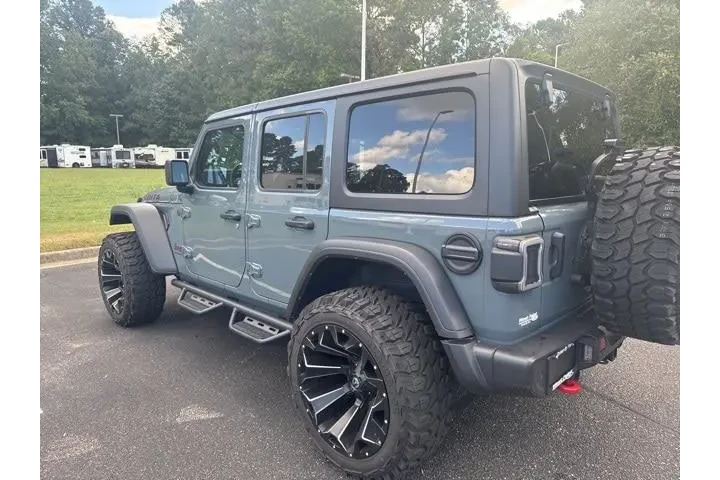 Jeep Wrangler 2024 4x4 Rubic image 5