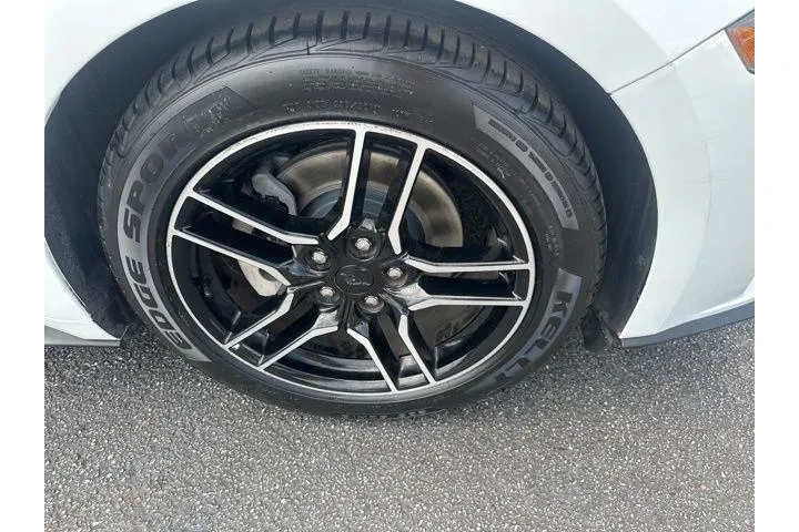 $22889 : Ford Mustang 2022 EcoBoost P image 6