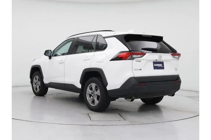 $29998 : Toyota RAV4 2023 AWD XLE 4dr image 2