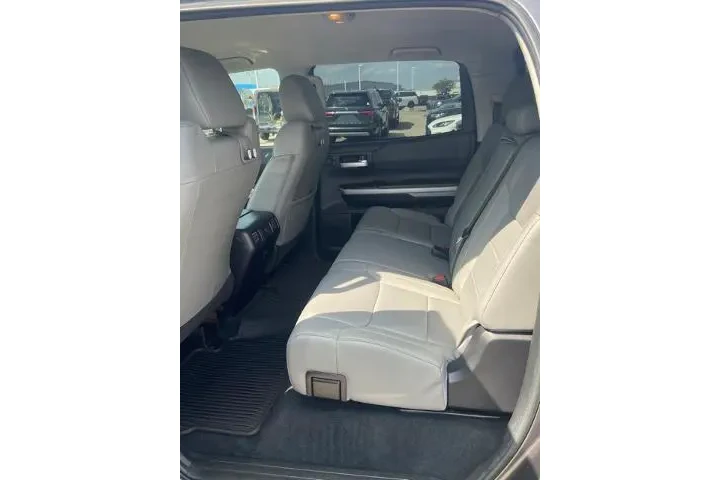 $39123 : Toyota Tundra 2020 4x4 SR5 4 image 6