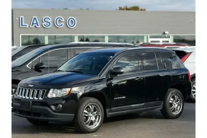 $8000 : Jeep Compass 2012 4x4 Limite image 1