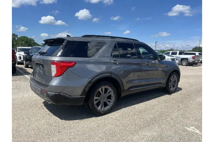 $24581 : Ford Explorer 2023 XLT 4dr S image 1
