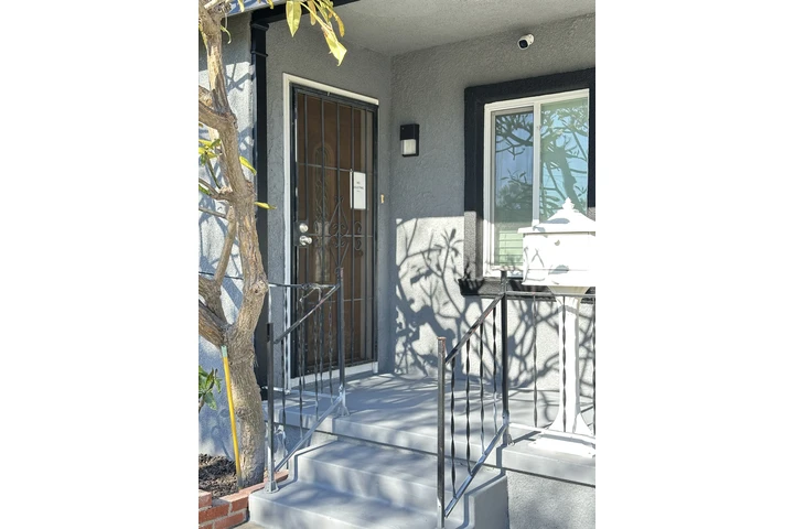 A J & ME PAINT  SERVICES image 9