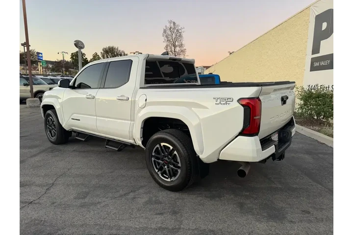 $36639 : Toyota Tacoma 2024 4x2 SR5 4 image 8